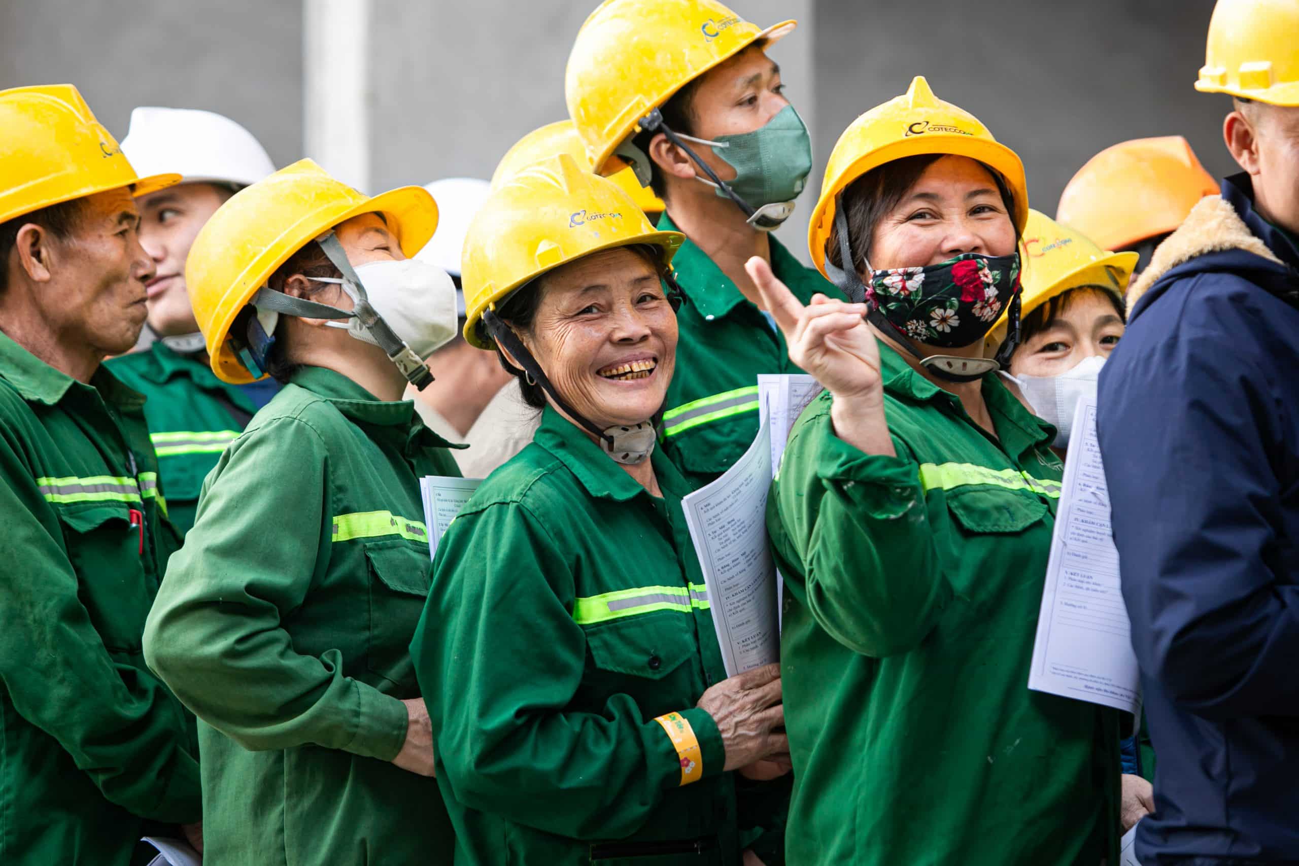 Mua đồ bảo hộ