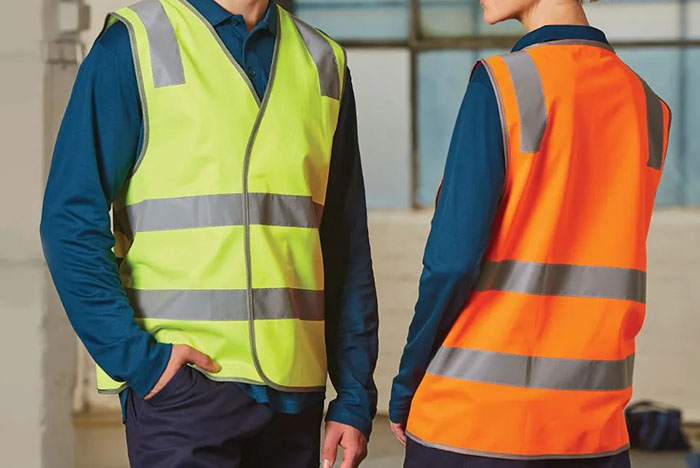 Ứng Dụng Thực Tế Của Áo Phản Quang Giao Thông Hiện Nay