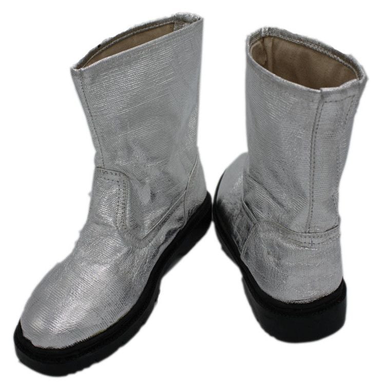 Đặc điểm cấu tạo và vật liệu siêu việt của giày chống cháy