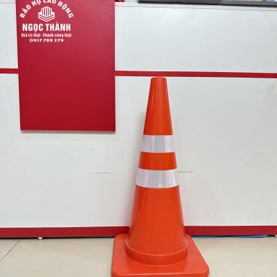 Cọc giao thông nhựa cứng phản quang 70cm - GT.70 A